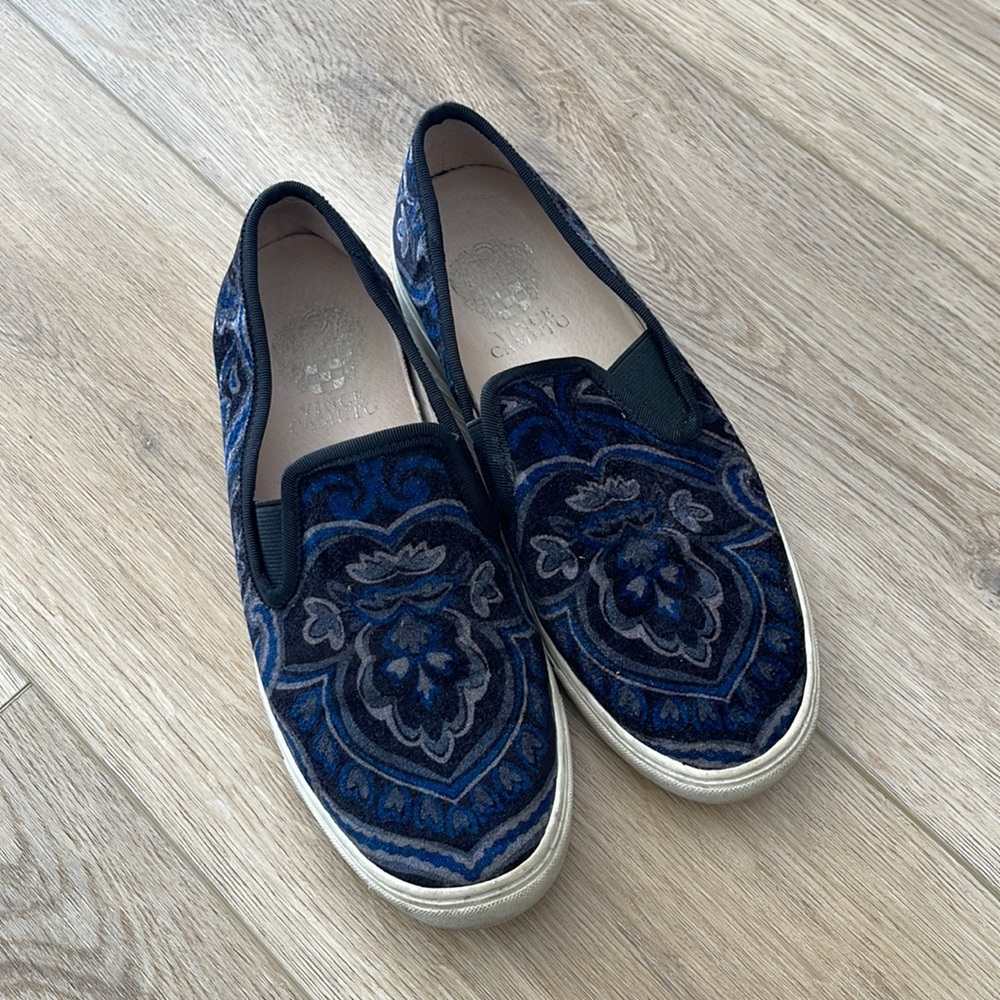 Vince Camuto leather & velvet slip on sneaker- 7.5